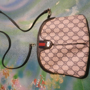 Gucci VTG collectible crossbody purse cream navy logo canvas curved shoulder bag